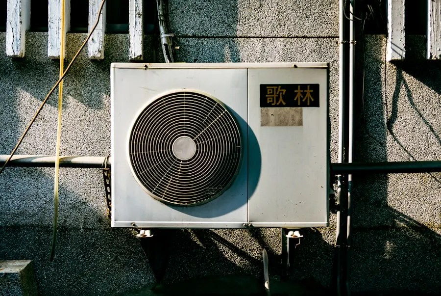 High-efficiency wall-mounted AC unit